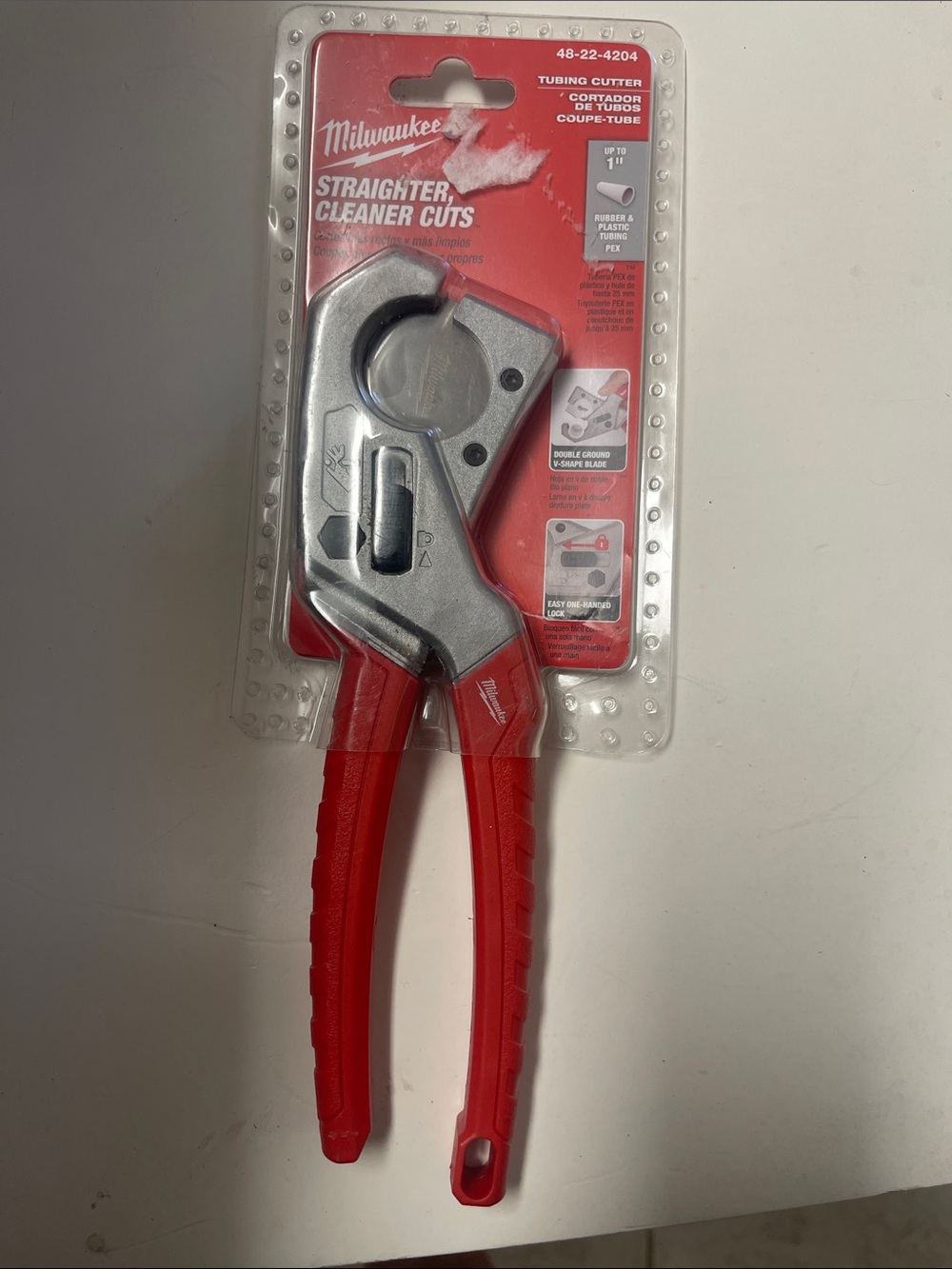 Milwaukee Red Tubing Cutter with Ergonomic Handles